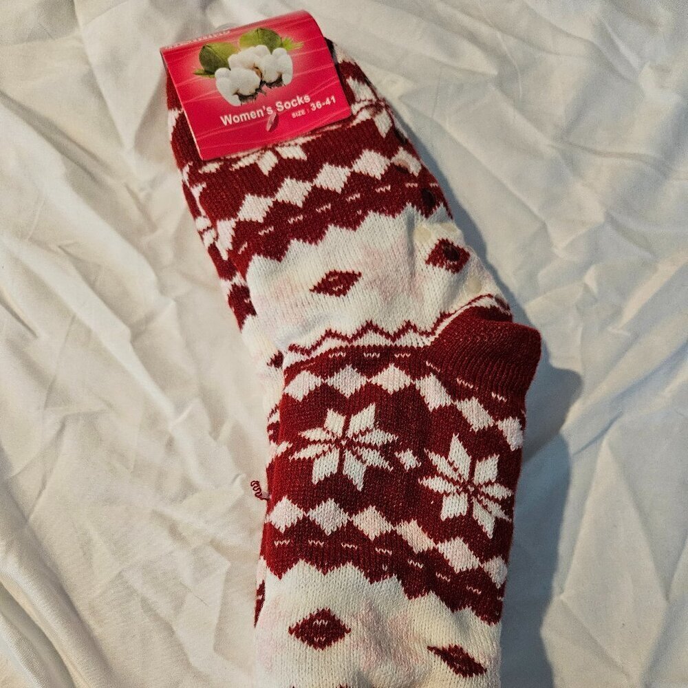 Aisuoke Holiday Slipper Socks NWT‎